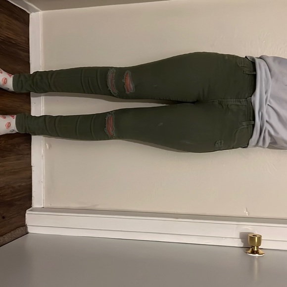 Old navy size 2 old navy rockstar jeans (army green) - Picture 1 of 3